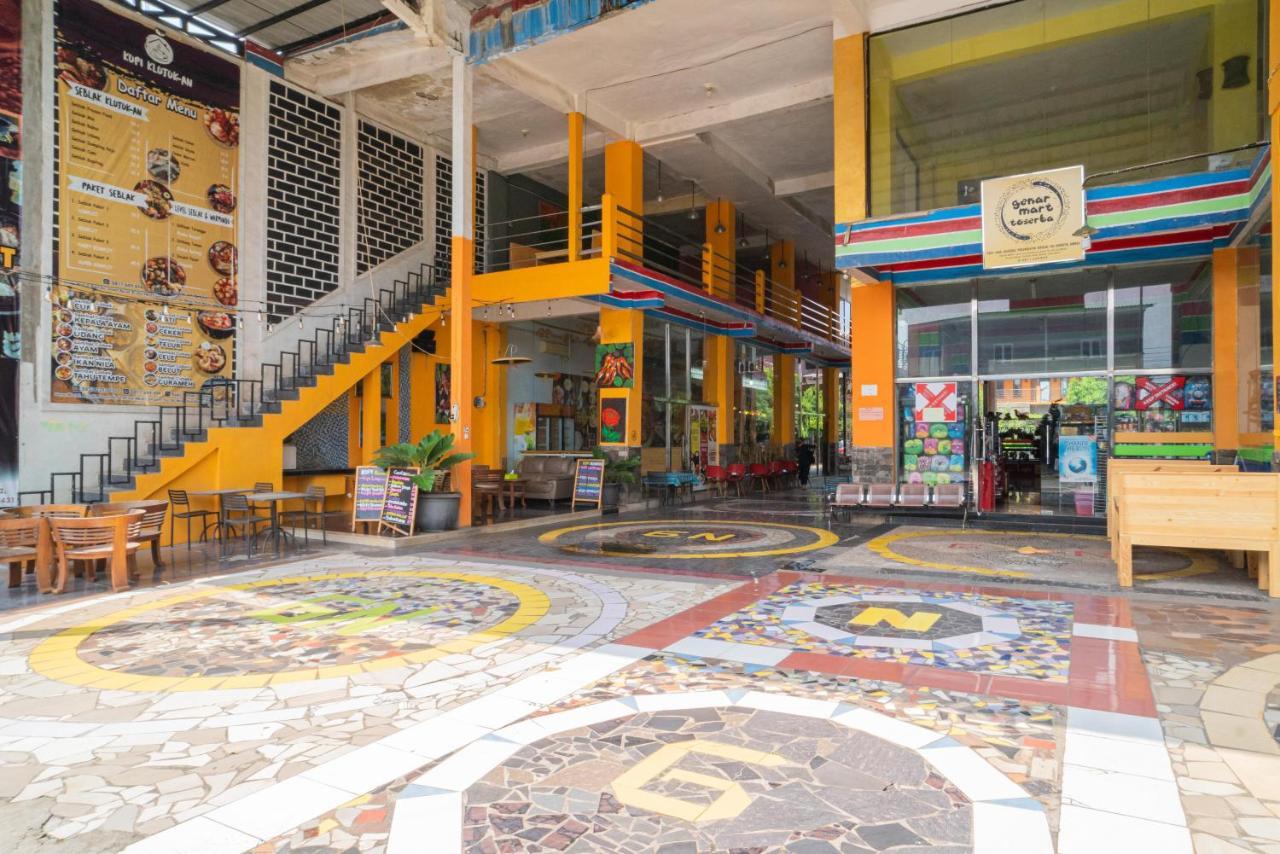 Hotel Reddoorz @ Kampung Sawah Jatimurni